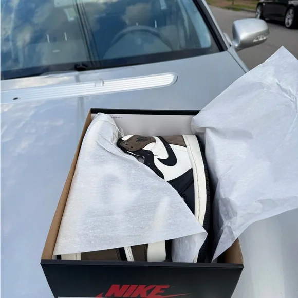 Air Jordan 1 Mocha Deadstock ~ Nike Jordan Athletic Shoes Jordan 1 High Mocha (30) – Twenty Four New York main image 3